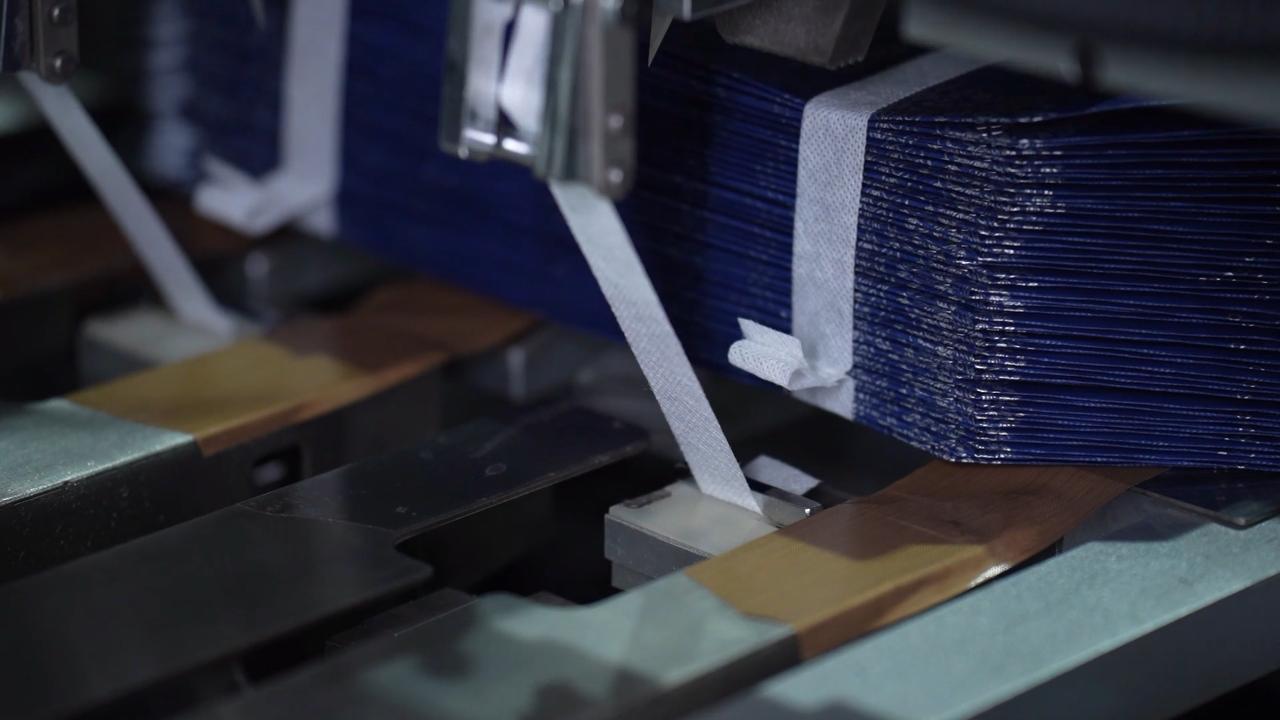 9 Automatic strapping 9 स्वचालित स्ट्रैपिंग